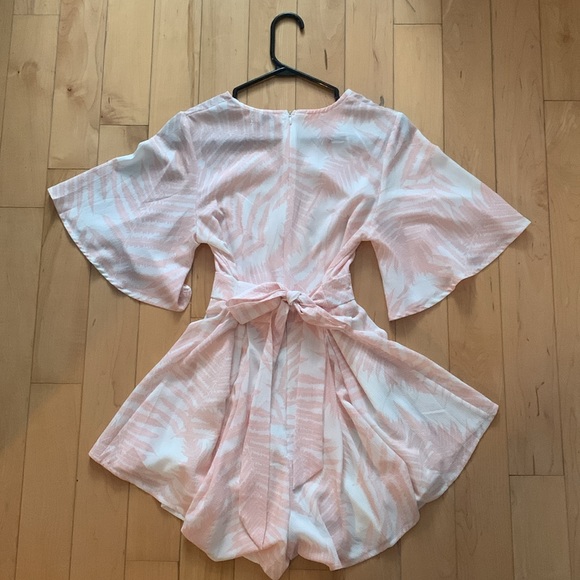 Sweet pea boutique romper - Picture 2 of 2